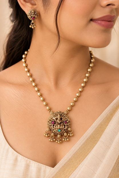 Lakshmi Heritage Temple Pendent & Earring Set